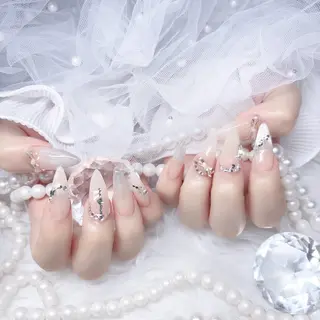 ネイル Yudia🦋 azuのネイルデザイン