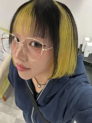 ミディアム カラー sourire（スーリール）所属・yuumi 👱🏻‍♀️のヘアスタイル