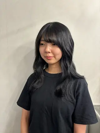 ロング 長谷川 日南のヘアスタイル