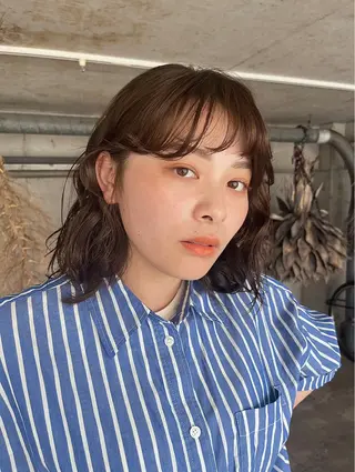 ミディアム パーマ 阿久津真衣 似合わせカットのヘアスタイル