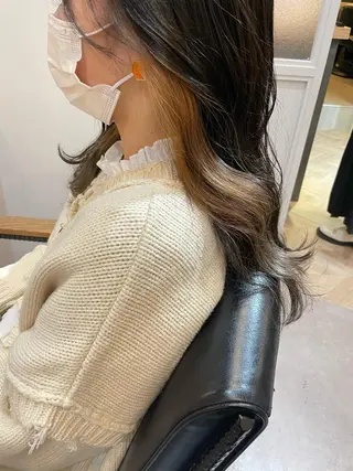 ロング カラー akane .のヘアスタイル