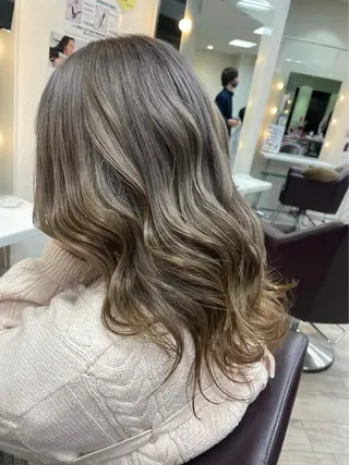 セミロング 福原 未来のヘアスタイル