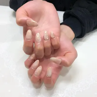 ネイル 椿森 美瑠紅の眉毛・アイブロウイメージ