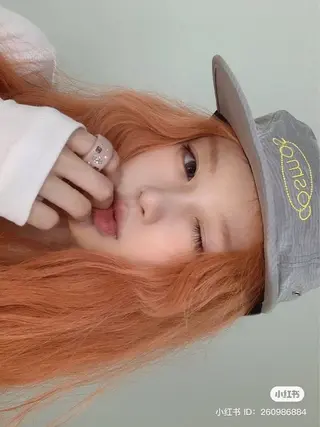 カラー 🍒レイヤーカット/ 暖色カラー🍒のヘアスタイル