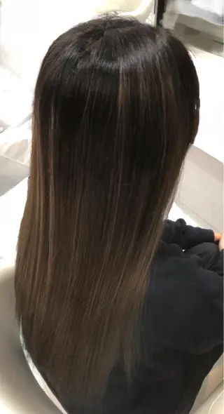 ロング ゴートゥデイシェアサロン表参道店所属・24時間受付可🕒 艶髪のヘアスタイル