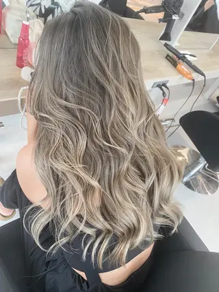 ロング カラー ネイル マツエク・マツパ アイブロウ 井上 一平のヘアスタイル