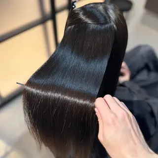 ロング パーマ ブリーチなし Ⅰ 髪質改善カラーのヘアスタイル