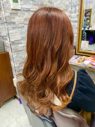 ロング 土屋朱理/ ハイトーンカラーのヘアスタイル