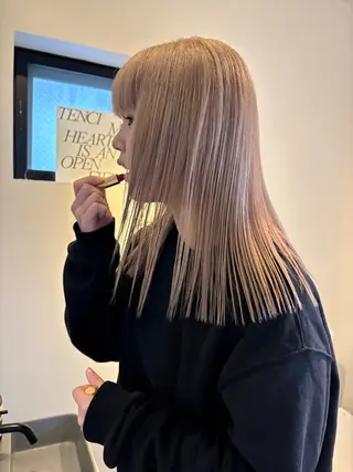 セミロング Zoey kannaのヘアスタイル