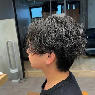 パーマ メンズ yuiká/ベージュ カラー‧₊˚ .のヘアスタイル