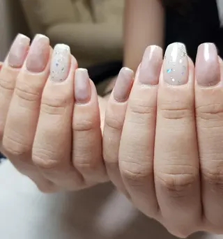 セミロング Fa.Stella ファステラ のネイルデザイン