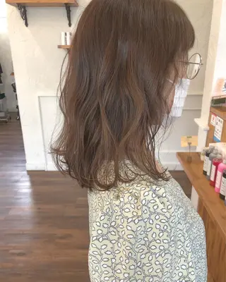 セミロング カラー 江原 彩華のヘアスタイル