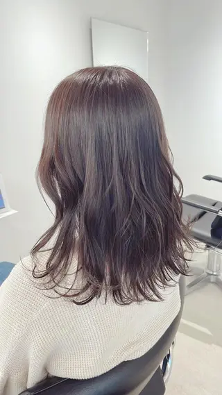 セミロング カラー ヘアアレンジ リベルテ所属・♦️髪質改善韓国レイ ヤー♦️副店長のヘアスタイル