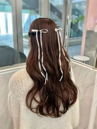 ロング ヘアアレンジ 𝒎𝒐𝒆🩰 名駅/ヘアメ/暖色♡のヘアスタイル