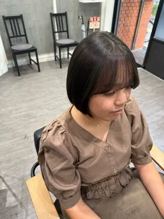 ミディアム カラー 上田 紗也のヘアスタイル