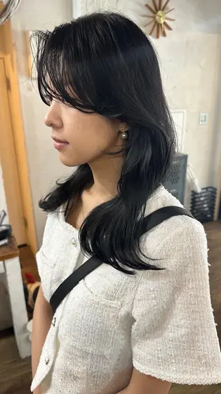 セミロング カラー フリーランス所属・韓国ヘア レイヤー くびれヘアMATSUのヘアスタイル