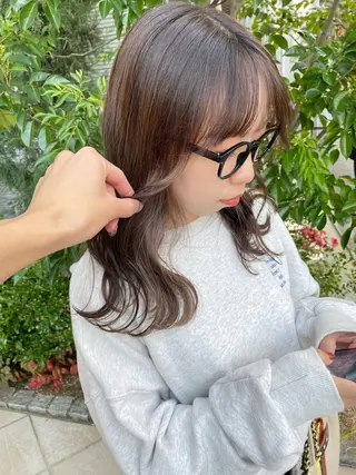 ミディアム カラー 松尾 遥花のヘアスタイル