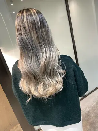 ロング カラー ハイライトが 得意なニキです😊のヘアスタイル