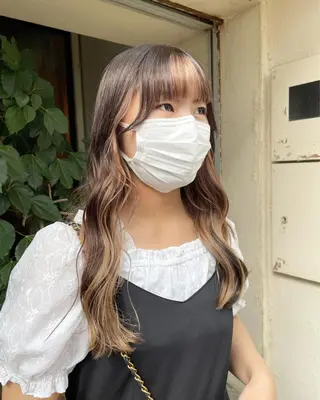 ミディアム カラー tomo🍒パーマ ハイトーン似合わせのヘアスタイル