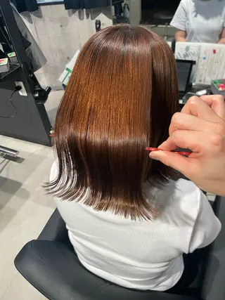 ミディアム カラー _White ／Hiroのヘアスタイル
