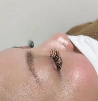 マツエク・マツパ hyochi所属・久井 由香のヘアスタイル