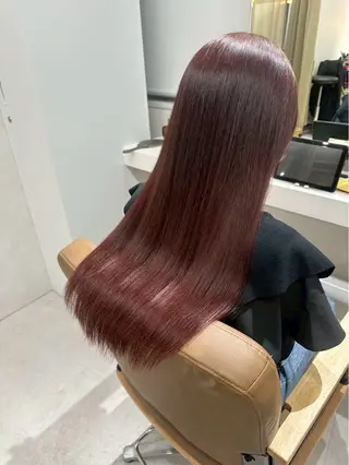 ロング カラー SLASHスラッシュ 小西結奈のヘアスタイル