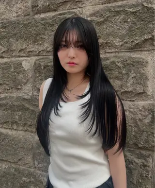 ロング 河本伶 質感レイヤーカットのヘアスタイル