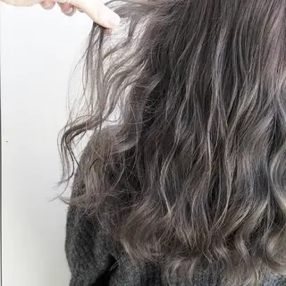 ミディアム カラー iplus✴ まつげ、眉毛、耳つぼのマツエク・マツパデザイン