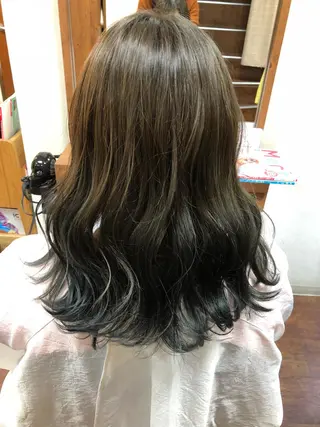 ミディアム カラー 大野 まゆのヘアスタイル