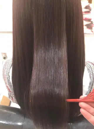 ロング カドムラ モエのヘアスタイル