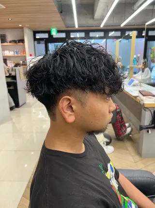 ミディアム パーマ メンズ 🪐メンズ特化 ヤマクラ　タイキのヘアスタイル