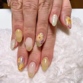 ネイル The Best Beauty受付担当のヘアスタイル