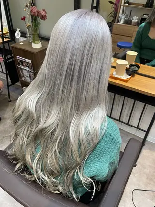 カラー ハイトーン✨酸性スト レート✨高田めぐみのヘアスタイル