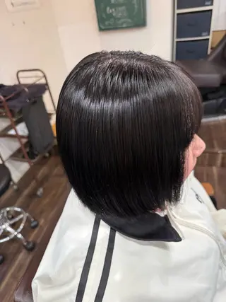 ショート 透明感カラー艶カラー ハイトーンカラーのヘアスタイル