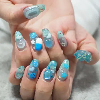 ネイル 新子 沙枝のネイルデザイン