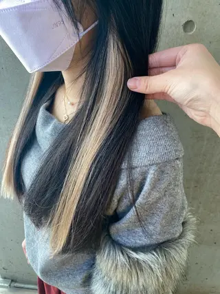 ロング カラー エクステ／インナー カラー 礒野朱里のヘアスタイル