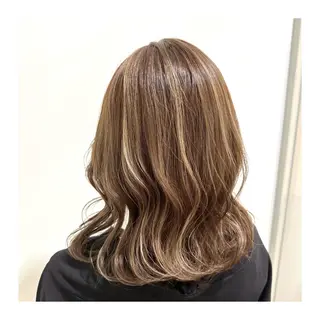 セミロング カラー あべ ゆうかのヘアスタイル