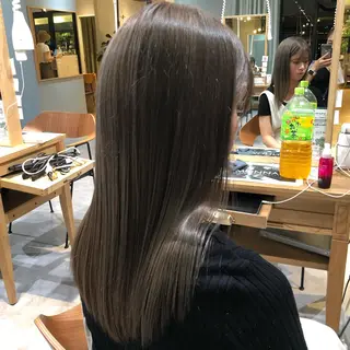 ロング カラー VIEWユリナ メイク/ カットのヘアスタイル