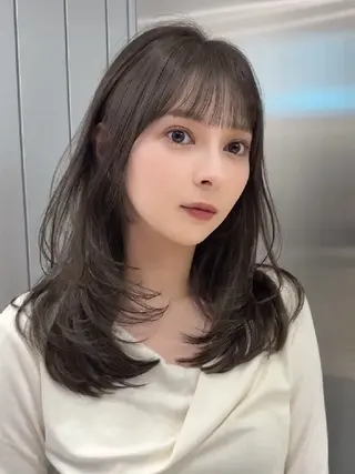 カラー ミディアム Lond Roleのヘアスタイル