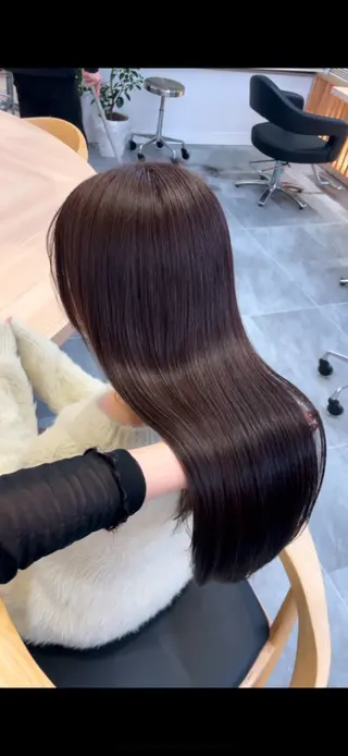 セミロング カラー Ella所属・nana【艶髪】/ レイヤー/縮毛矯正のヘアスタイル