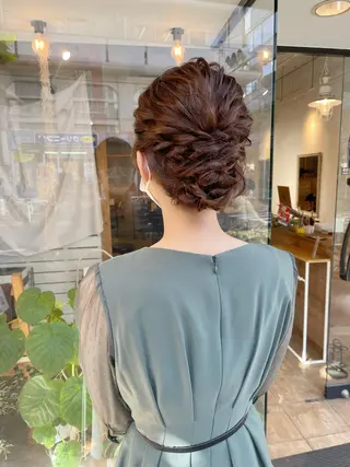 セミロング ヘアアレンジ ヘアアレンジ にいた　かづしげのヘアスタイル