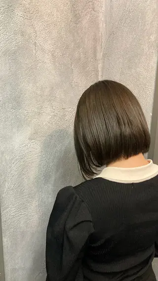 ショート カラー Graphy  札幌所属・🐺ﾅｶﾑﾗ ﾓﾓｶのヘアスタイル