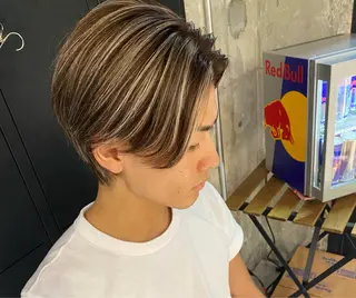 ミディアム 🇺🇸ルミナ🔥 海外ハイライトのヘアスタイル