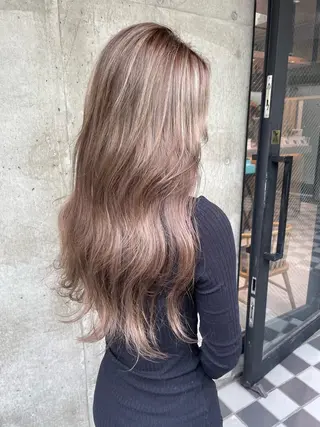 ロング 🫧ハイライトカラー 🫧 𝓜𝓘𝓤のヘアスタイル