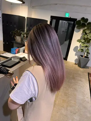 セミロング カラー Merly Osakaのヘアスタイル