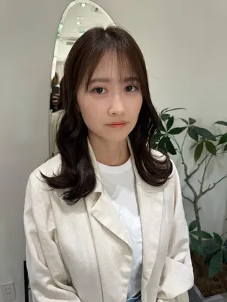 ミディアム 透け 艶感カラー齊木 勇人のヘアスタイル