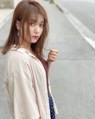 ミディアム カラー grand juteのヘアスタイル