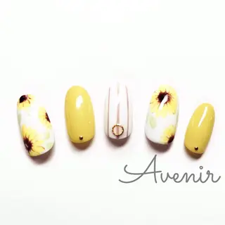 ネイル Avenir 表参道 nail＆eye予約のネイルデザイン