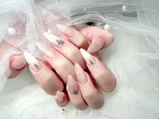 ネイル ガールネイルサロン所属・ガール　ネイルサロン 垣内　英里のネイルデザイン