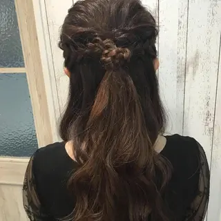 ロング ヘアアレンジ embrace エンブレイスのヘアスタイル